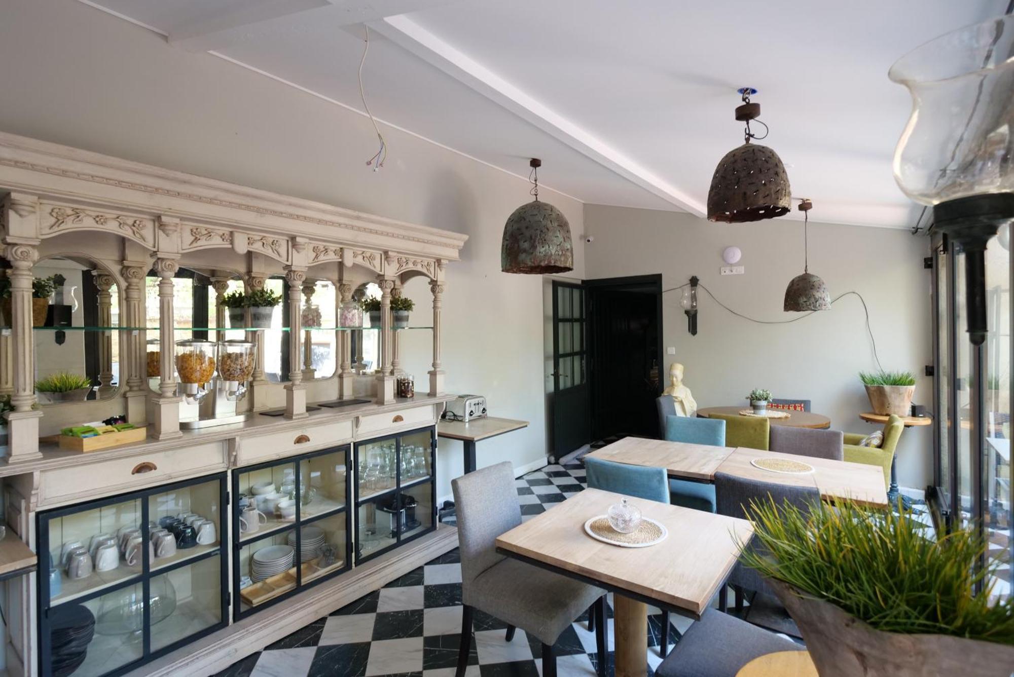 Chambres Du Vieux Bistrot Cabrières-dʼAvignon Extérieur photo